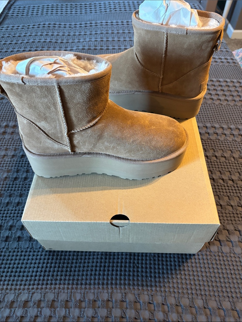 NWT (UGG) Women’s Platform Suede Ankle Boots - Chestnut Brown